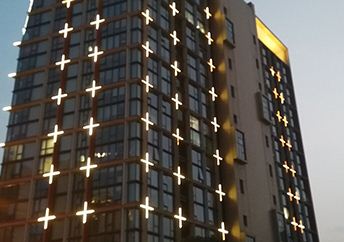 ���^�������̵ĬF���δ���lչ